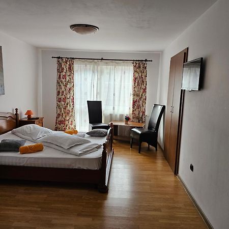 Pensiunea Kyfana Zărneşti Exteriér fotografie