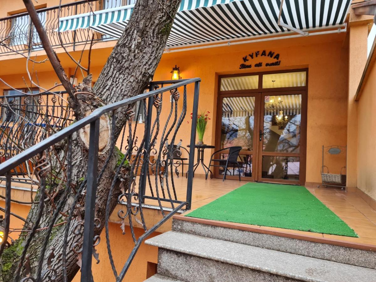 Pensiunea Kyfana Zărneşti Exteriér fotografie