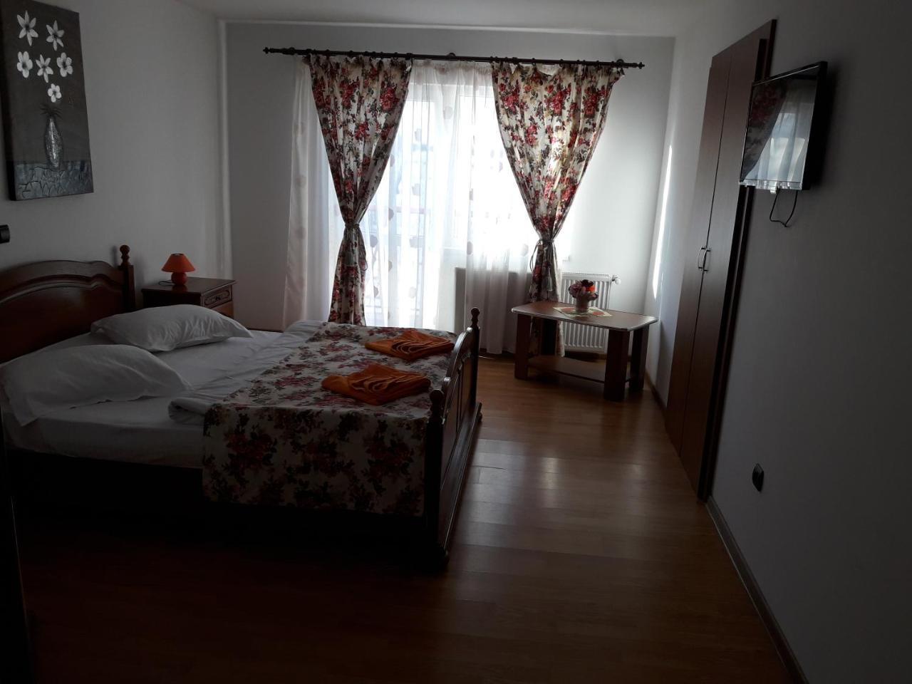 Pensiunea Kyfana Zărneşti Exteriér fotografie